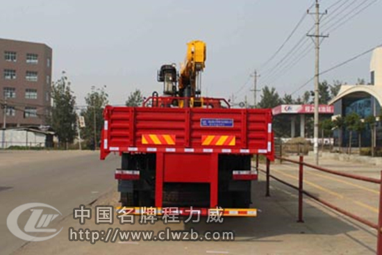 東風后雙橋隨車吊