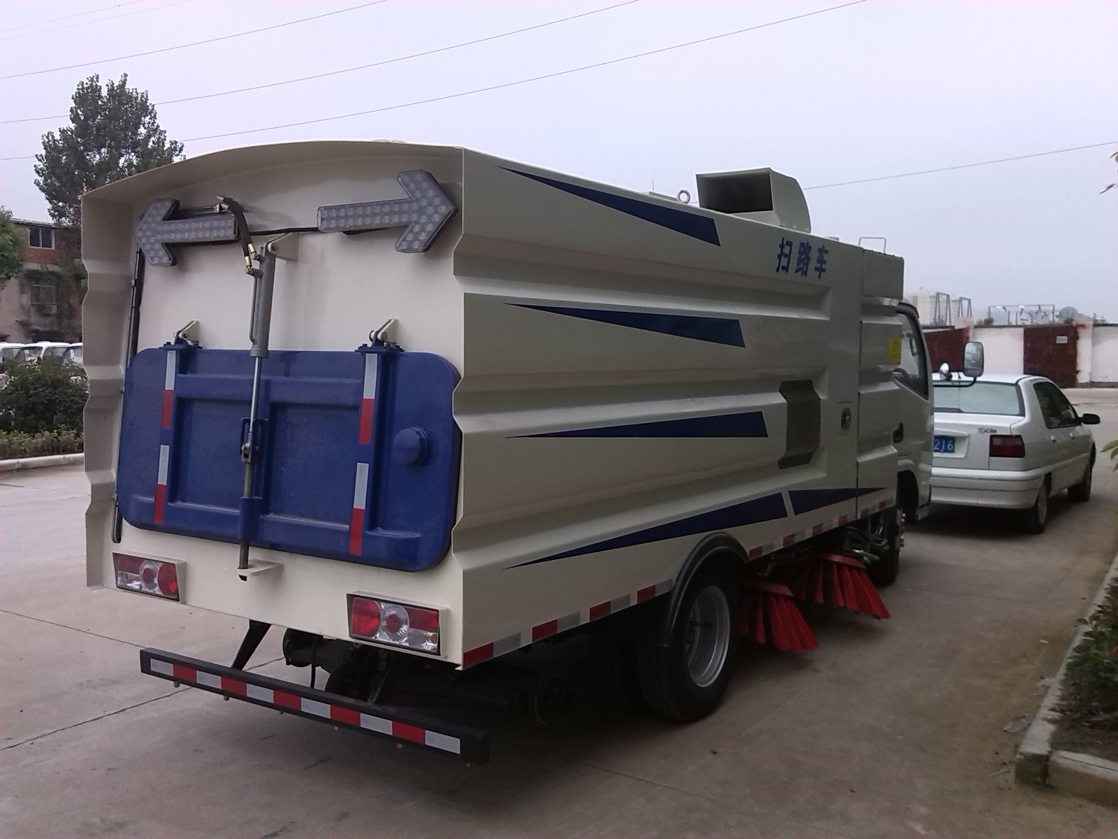 國五東風天錦掃路車