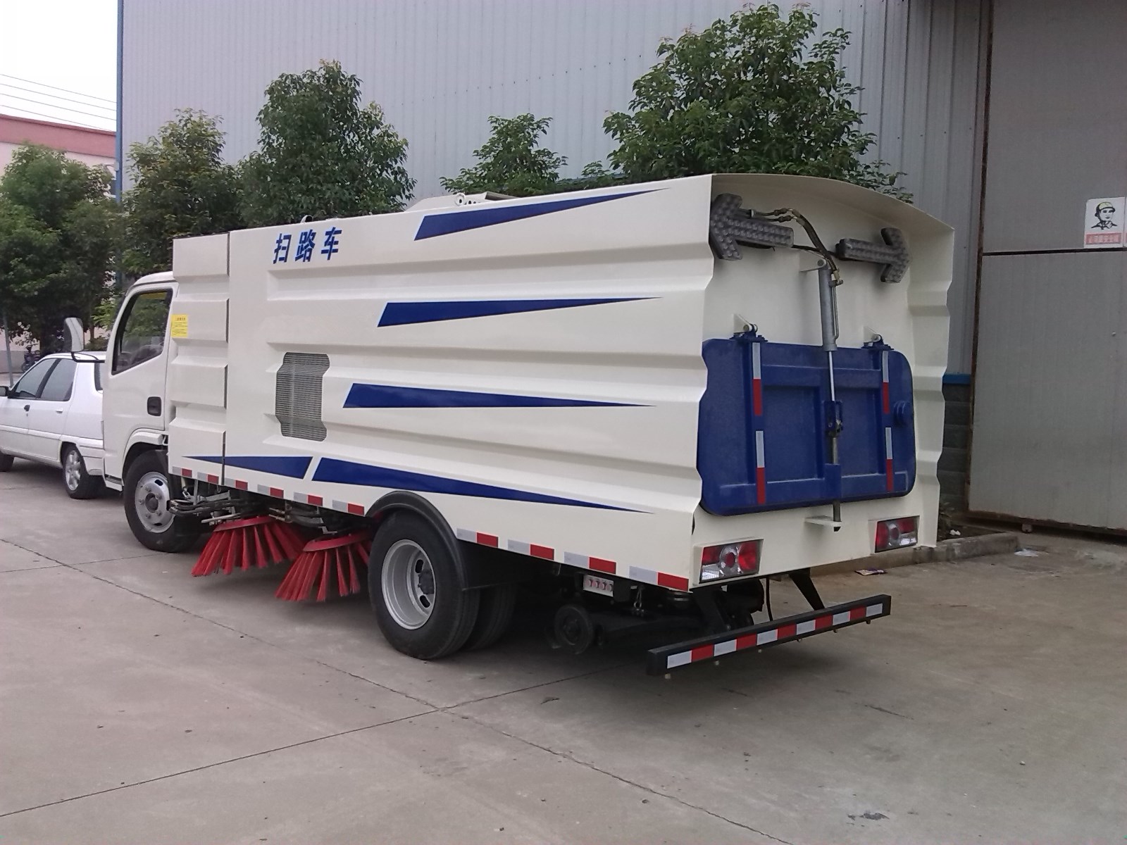 國五東風多利卡D6掃路車