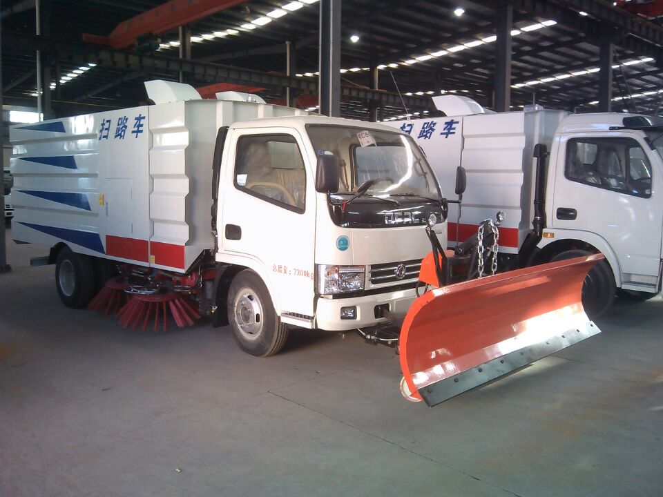 東風銳鈴除雪掃路車