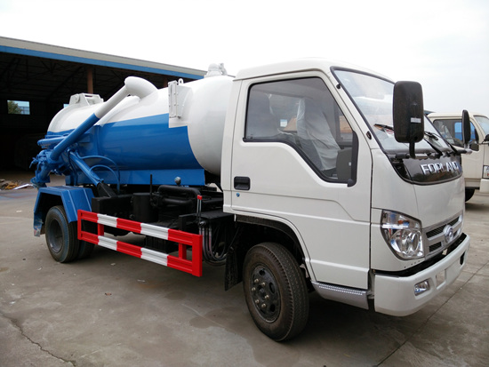 藍(lán)牌福田時(shí)代吸污車
