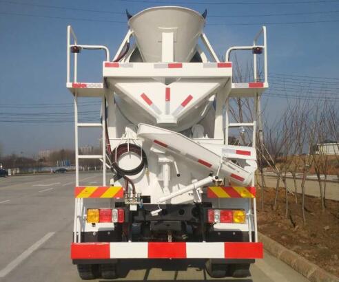躍進牌混凝土攪拌運輸車