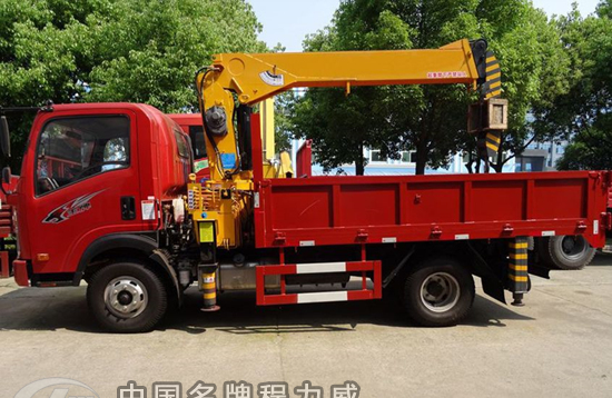 重汽王牌隨車起重運輸車