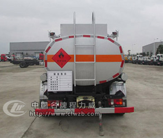 重汽王牌加油車4.5立方