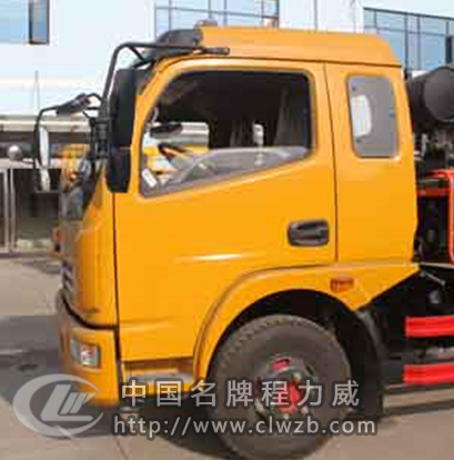 程力威牌CLW5120GLQ5型瀝青灑布車