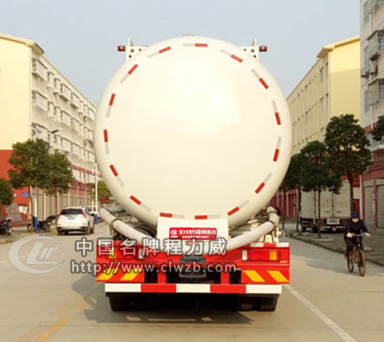 程力威牌CLW5250GFLD5型低密度粉粒物料運(yùn)輸車