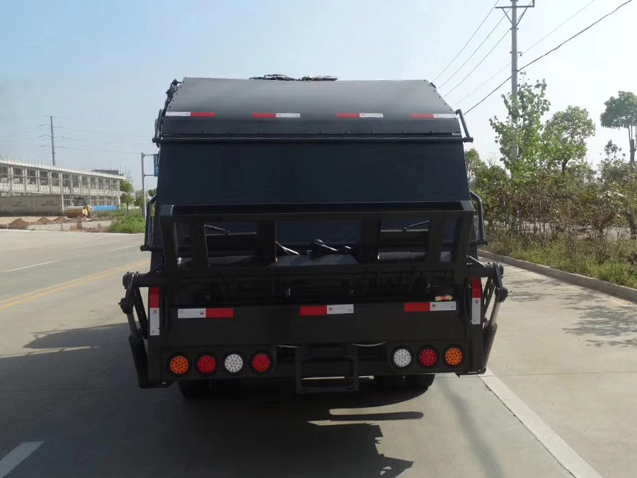 福田歐馬可8方壓縮式垃圾車