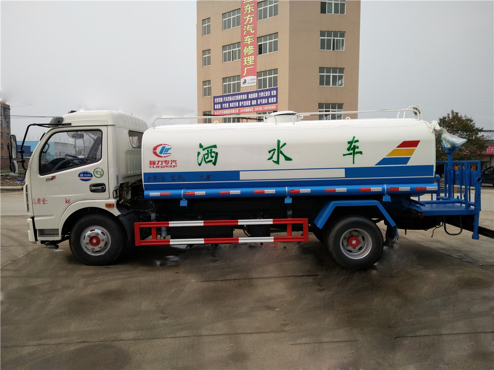 東風多利卡8方灑水車