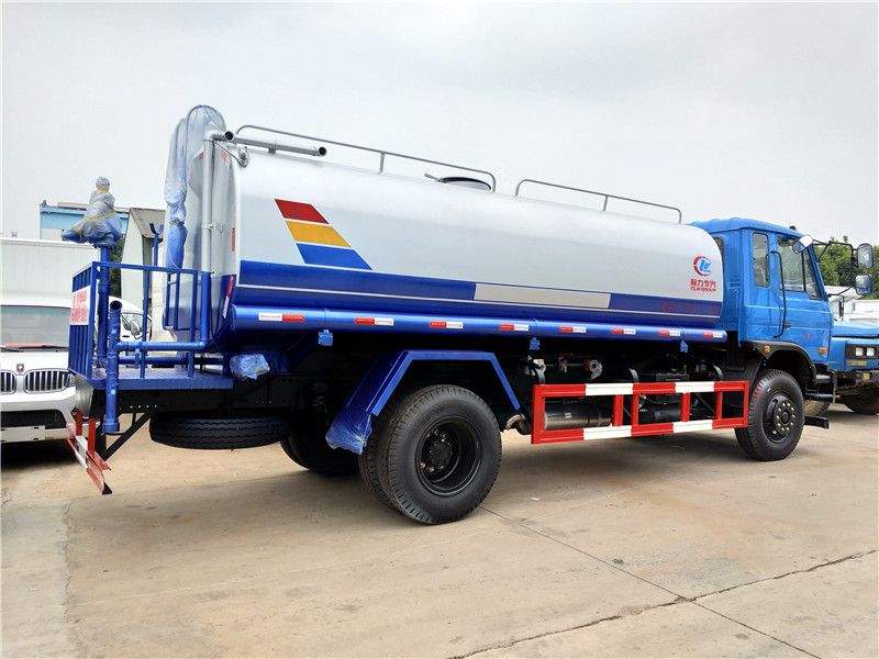 東風153灑水車10噸