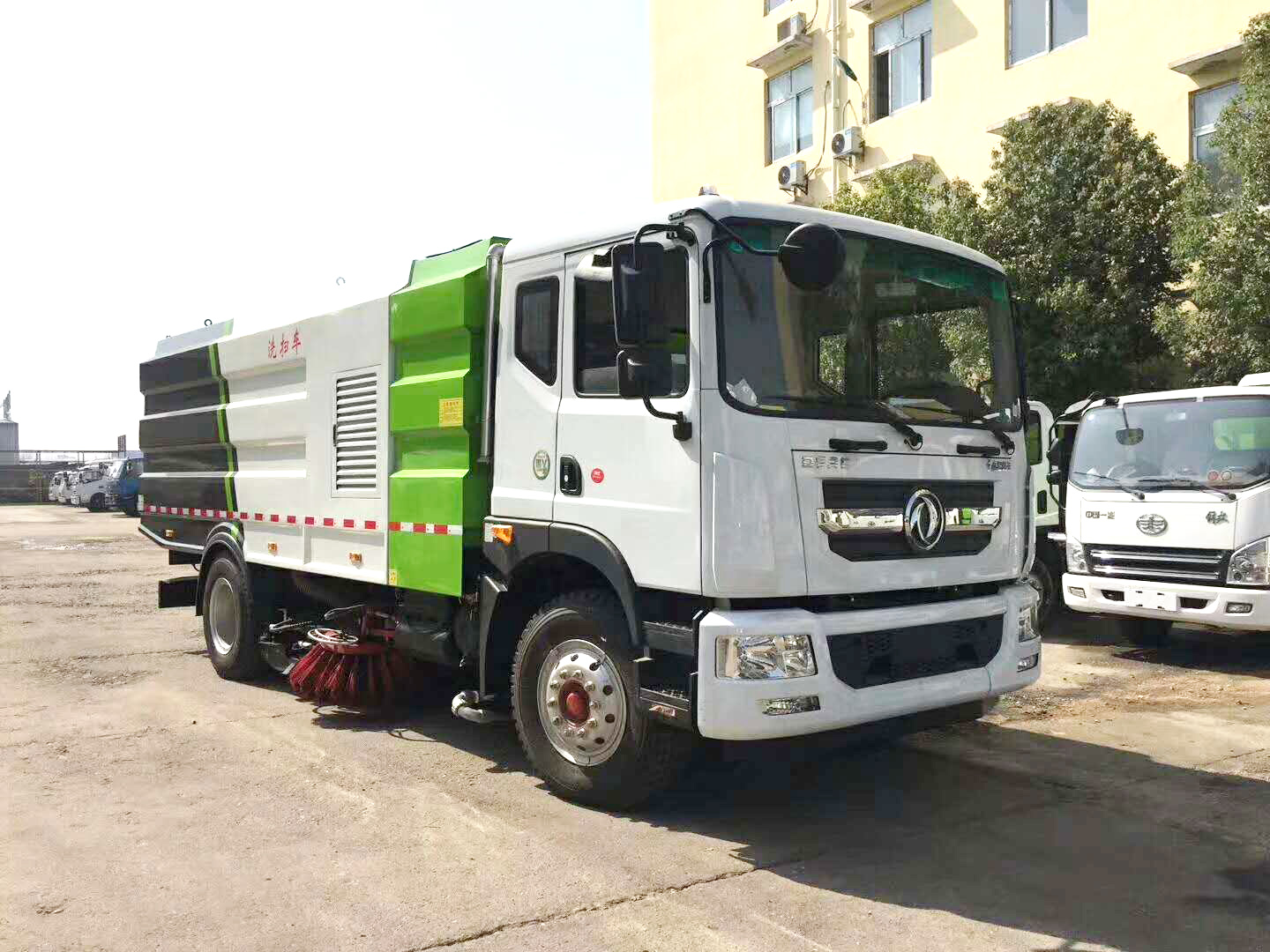 東風D9洗掃車