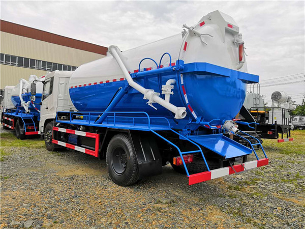 東風(fēng)天錦10方吸污車