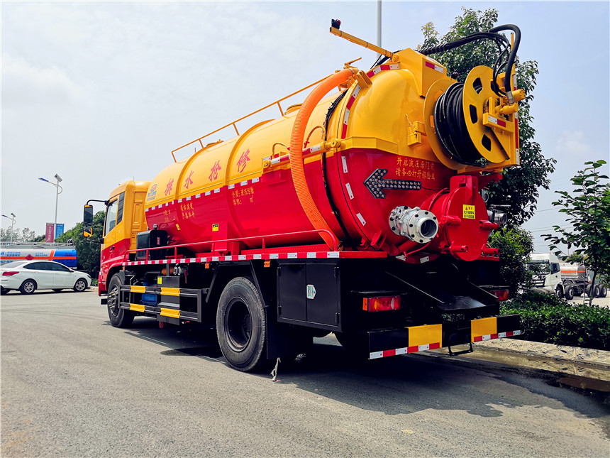 東風(fēng)天錦15方清洗吸污車