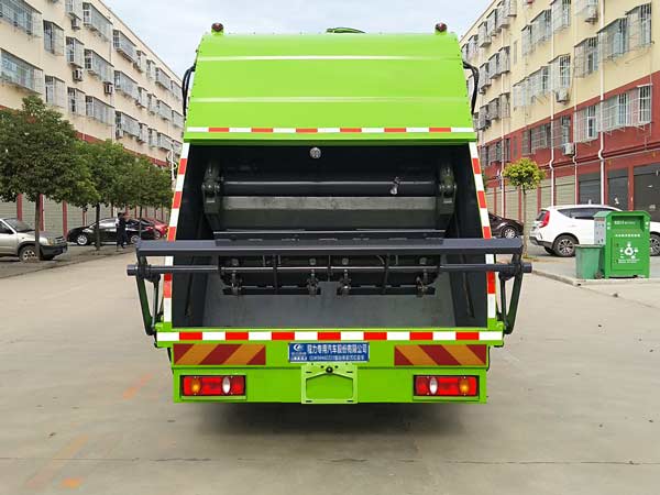 程力威牌CLW5183ZYSD6型壓縮式垃圾車