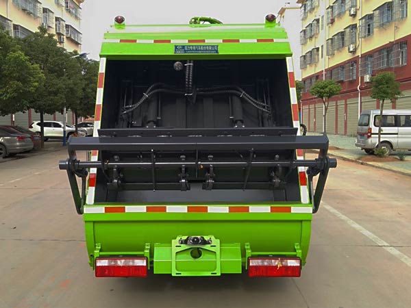 程力威牌CLW5071ZYS6型壓縮式垃圾車