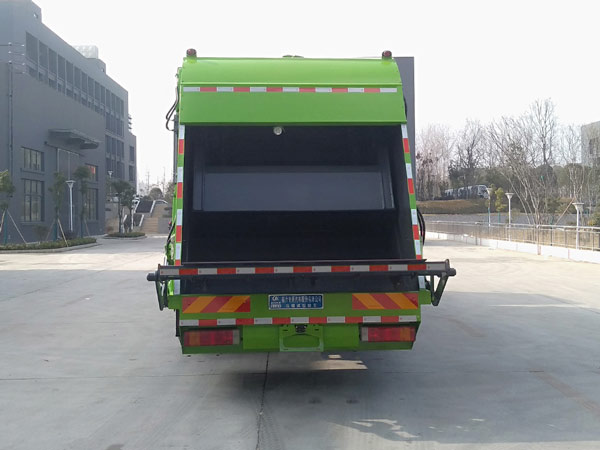 程力威牌CLW5251ZYSE6型壓縮式垃圾車