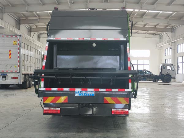 程力威牌CLW5160ZYSDP型壓縮式垃圾車