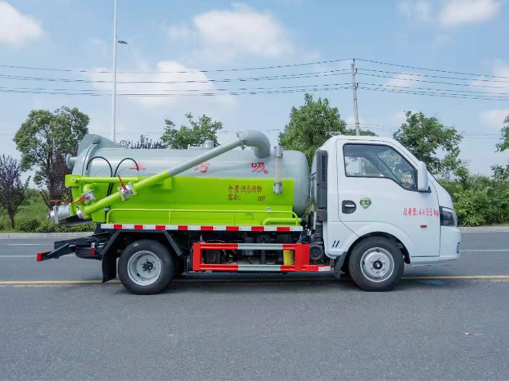 東風途逸藍牌2.5方吸污車