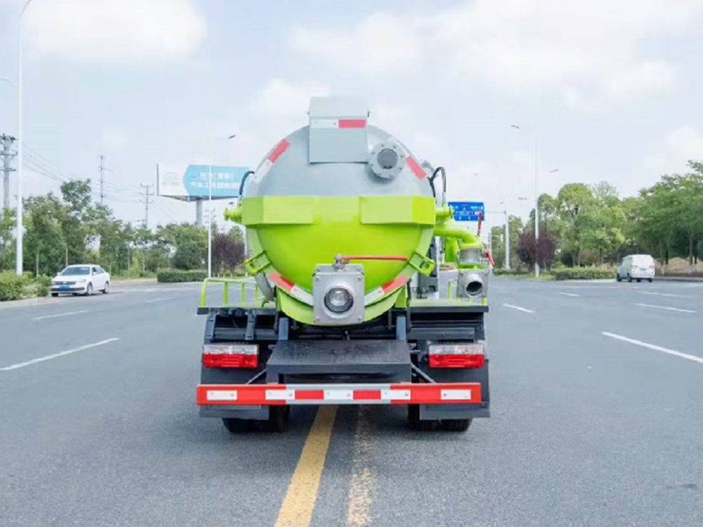 東風途逸藍牌2.5方吸污車