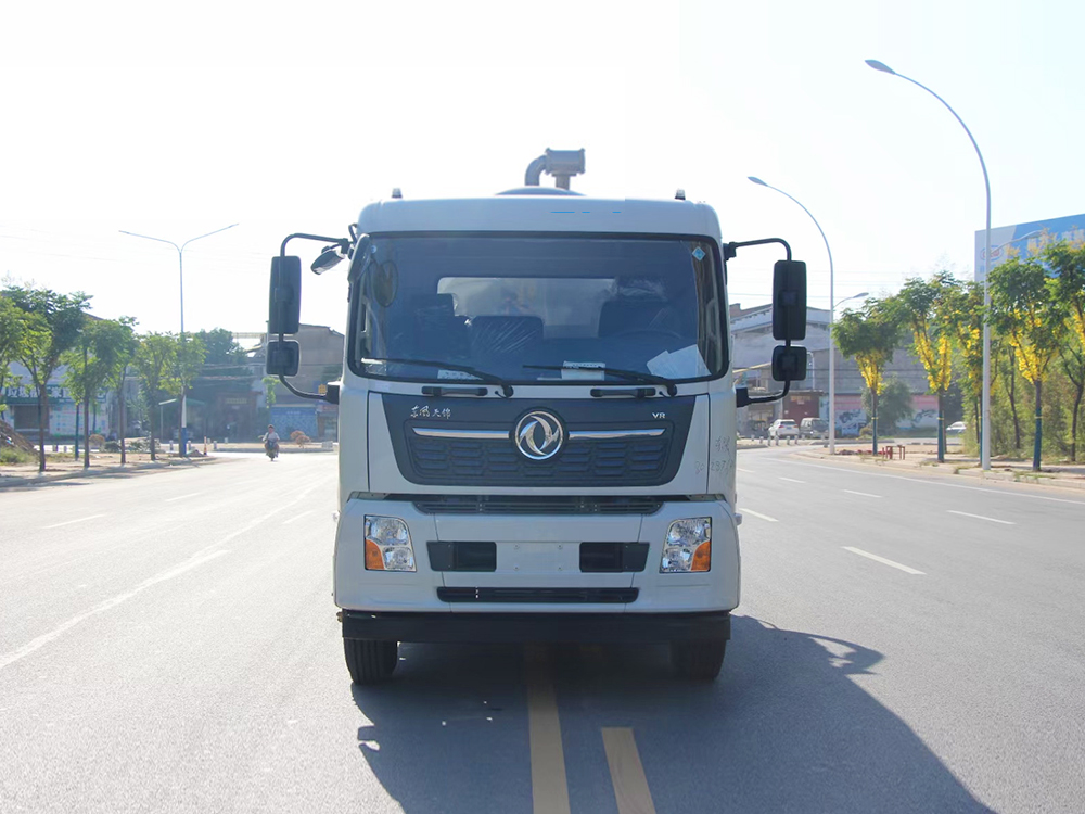 東風天錦型14方吸污車