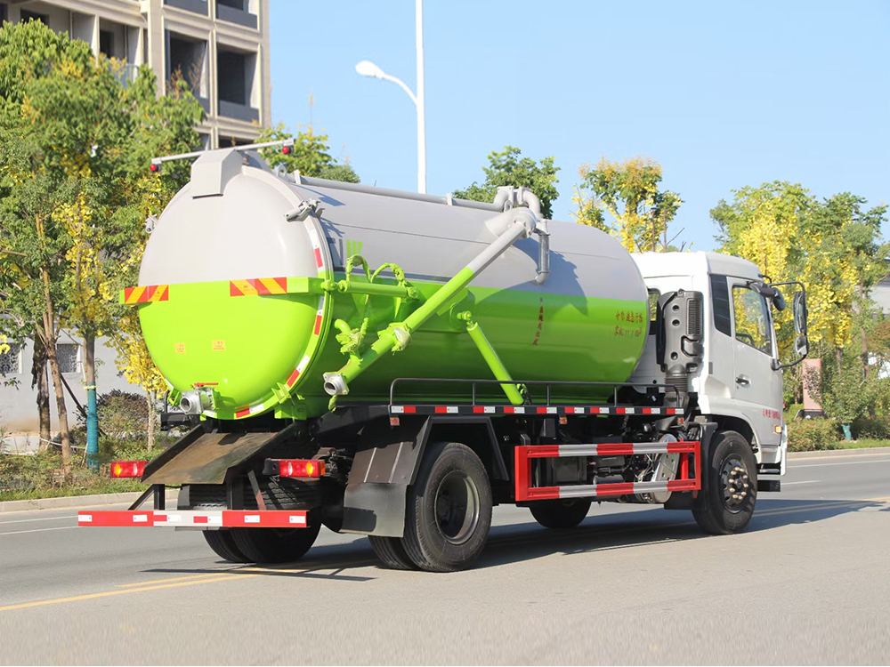 東風天錦型14方吸污車
