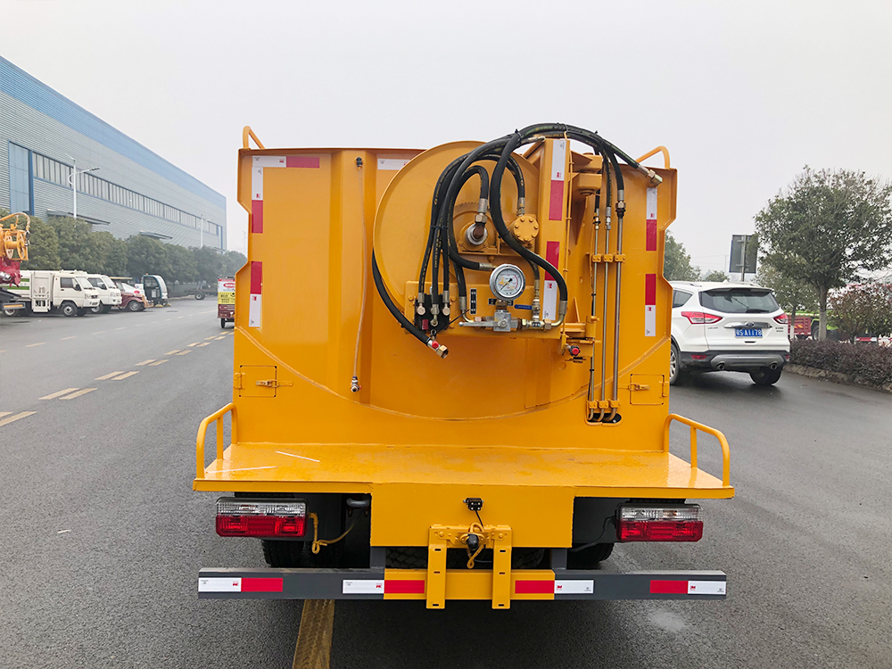 東風(fēng)小多利卡高壓清洗車(chē)