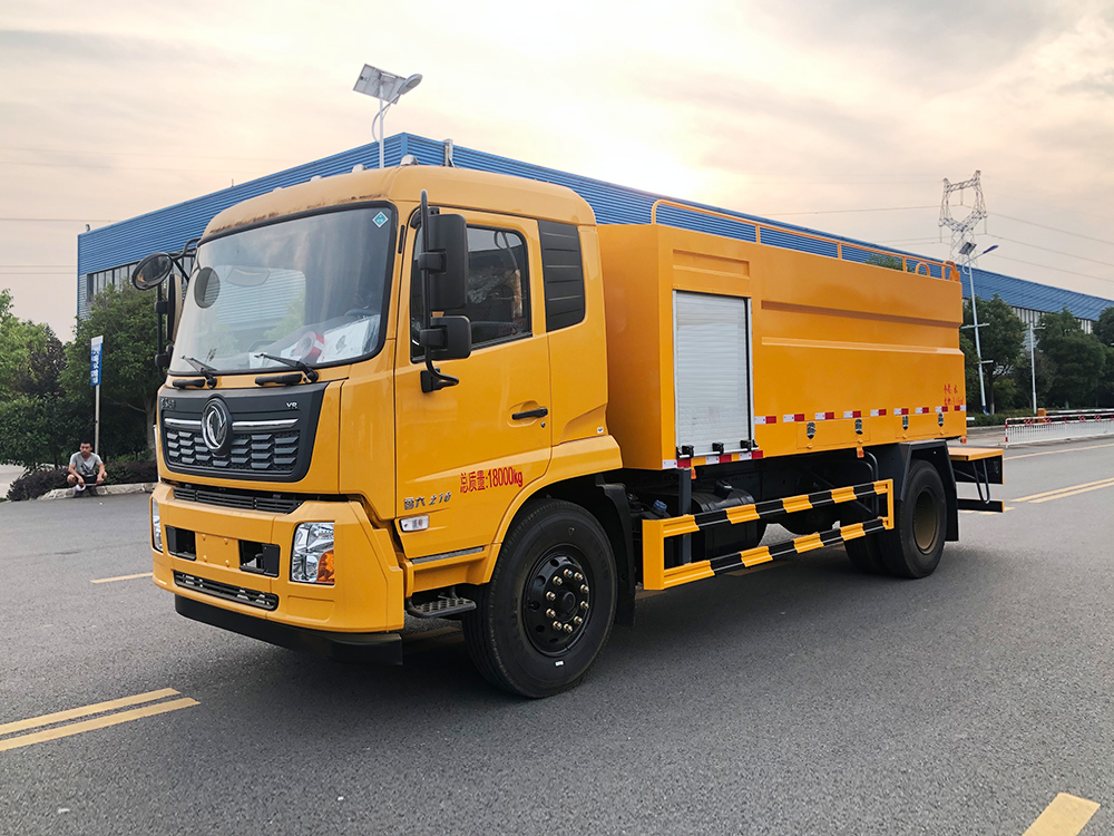 東風(fēng)天錦12.5方高壓清洗車