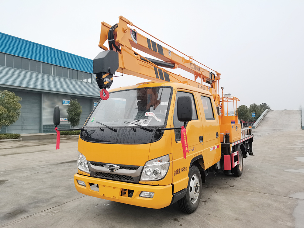 福田小卡之星13米高空作業(yè)車