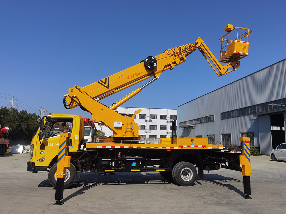 江鈴32米高空作業(yè)車